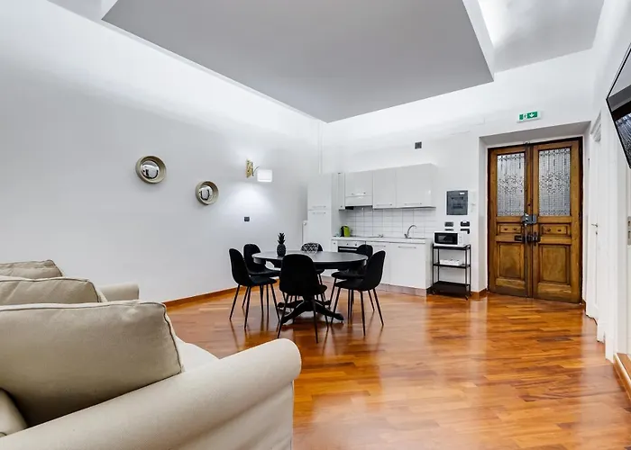 Bdc - Spanish Steps Gold 2bdr