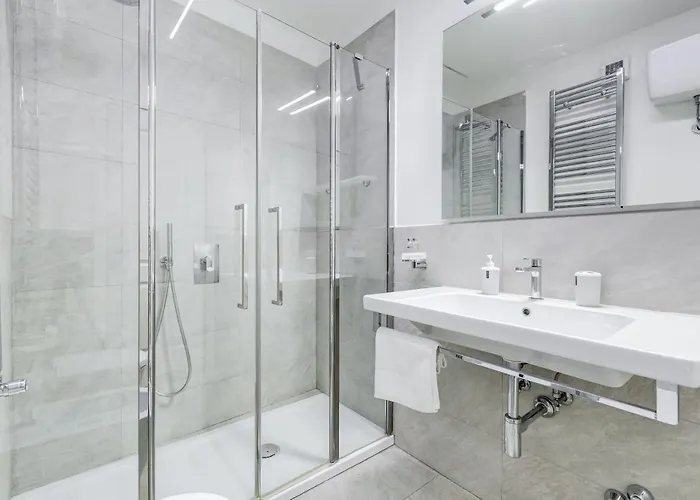 Bdc - Spanish Steps Gold 2bdr Roma